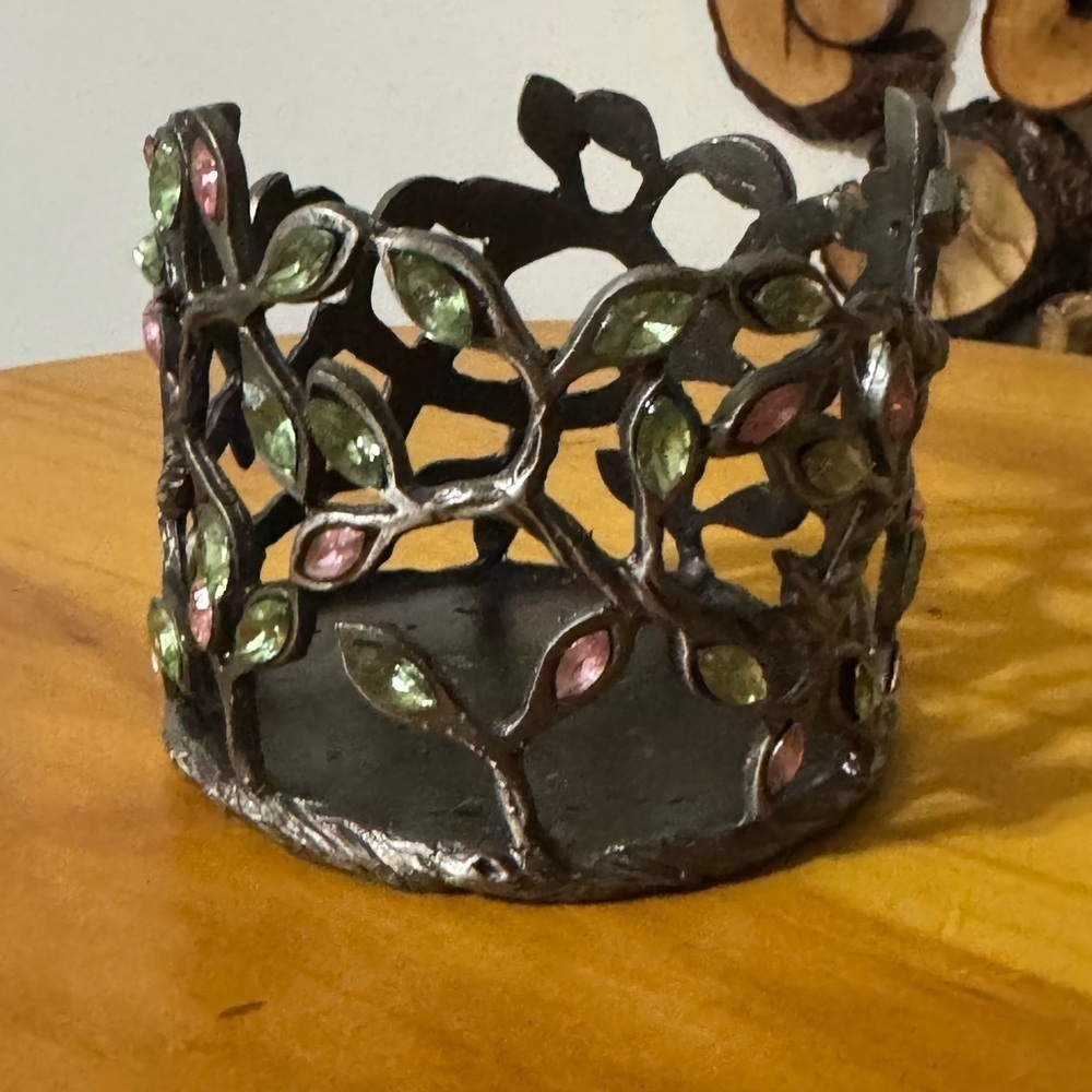 PEWTER SPRING LEAVES CANDLE HOLDER